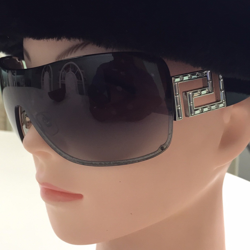 Versace Sunglasses - Picture 4 of 8